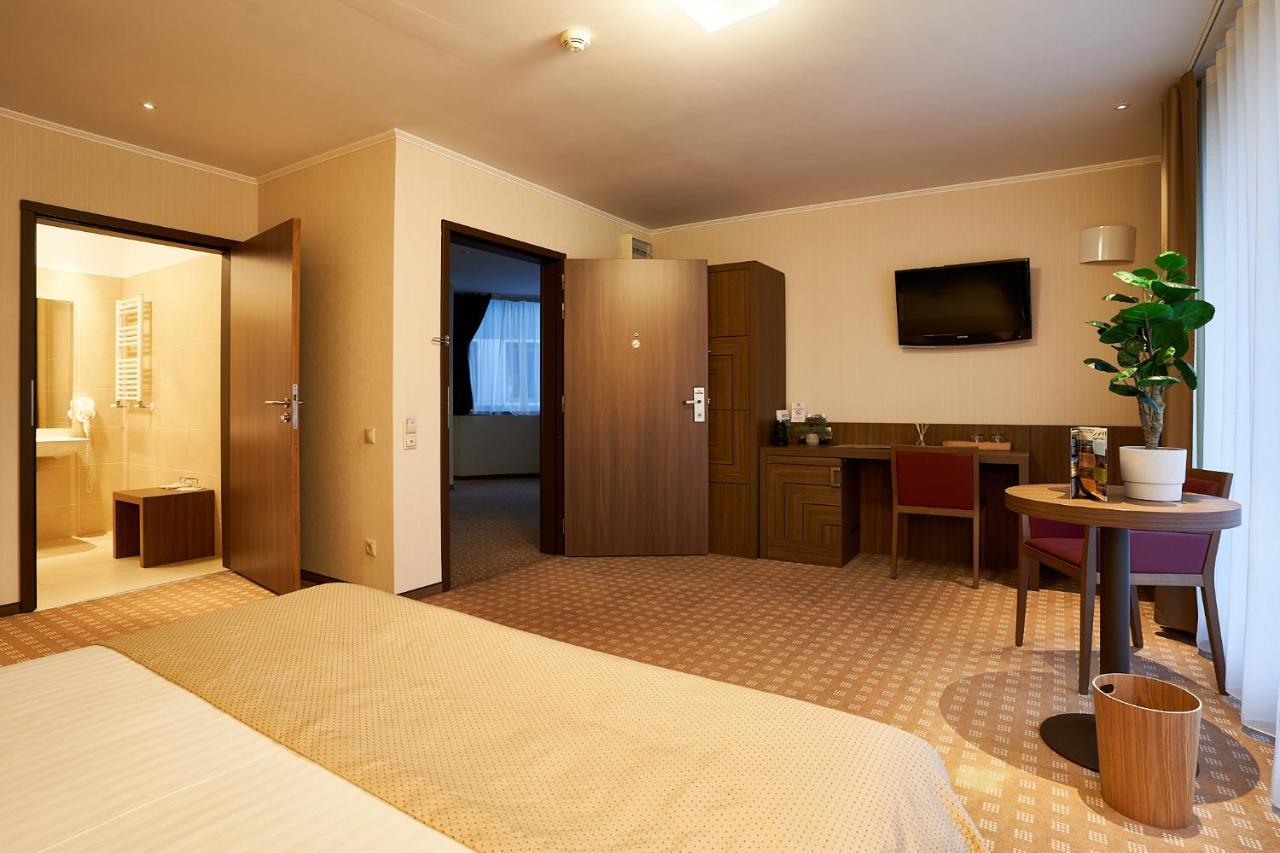 Petrodava One Piatra Neamţ Esterno foto