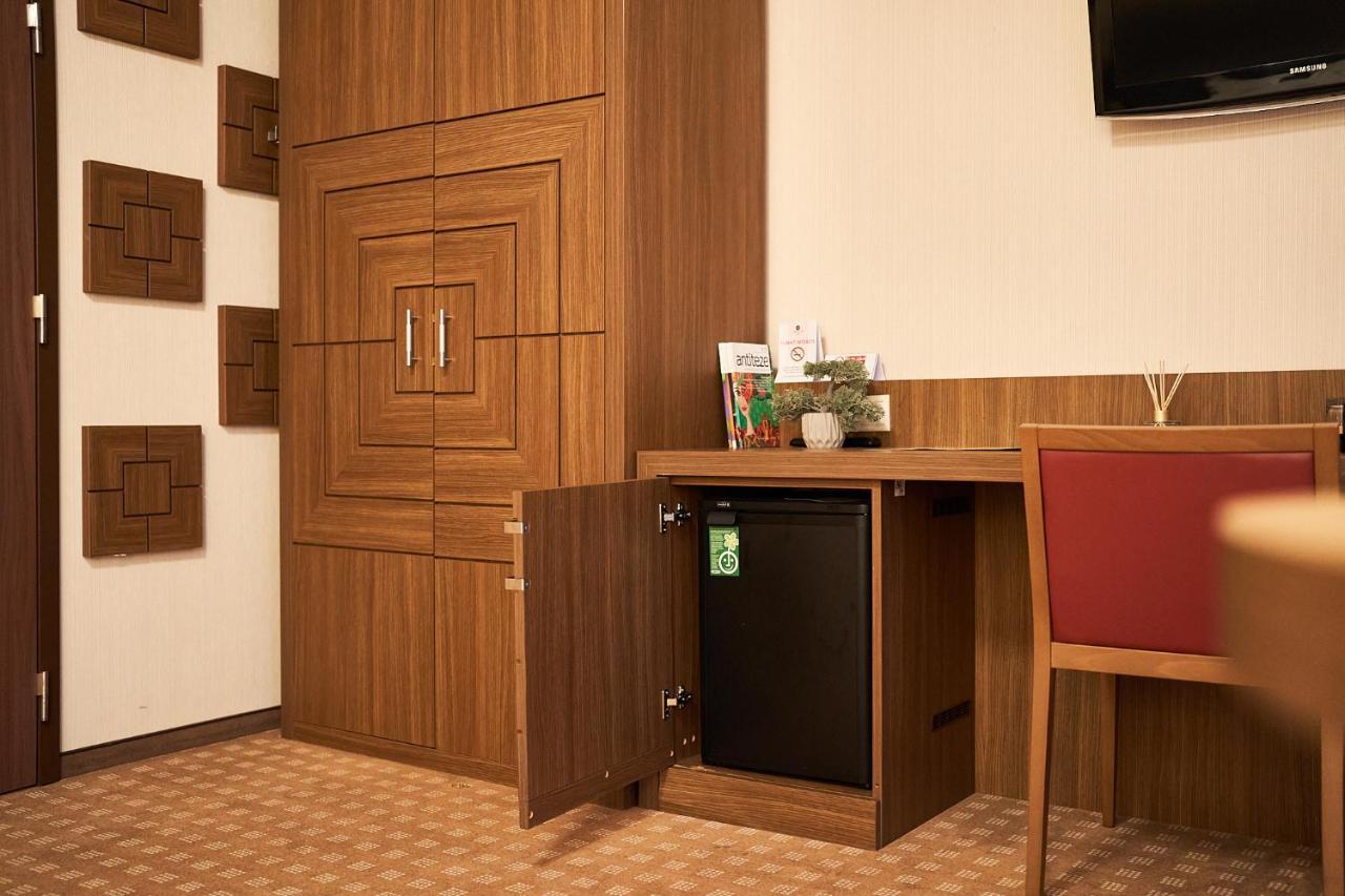 Petrodava One Piatra Neamţ Esterno foto